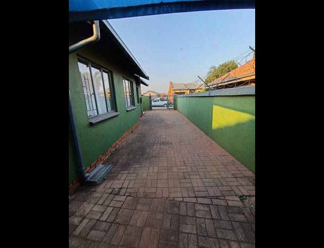 3 BEDROOM HOUSE FOR SALE IN SOSHANGUVE XX